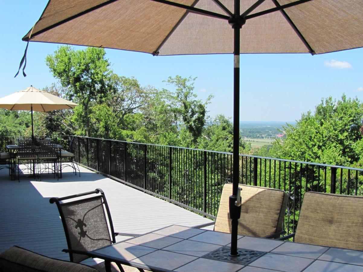 Beautiful Central Fayetteville Townhome With Views! Esterno foto