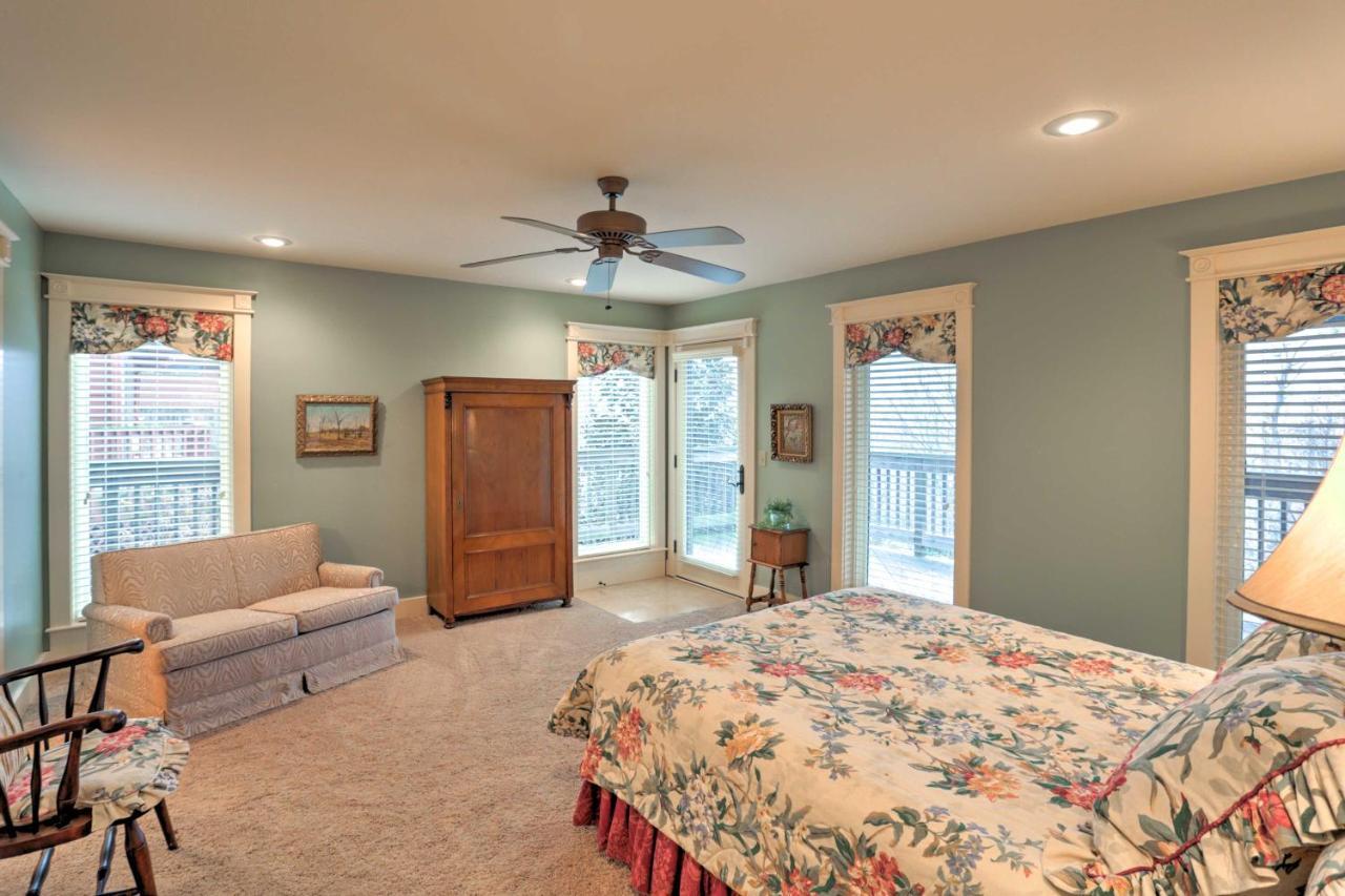 Beautiful Central Fayetteville Townhome With Views! Esterno foto