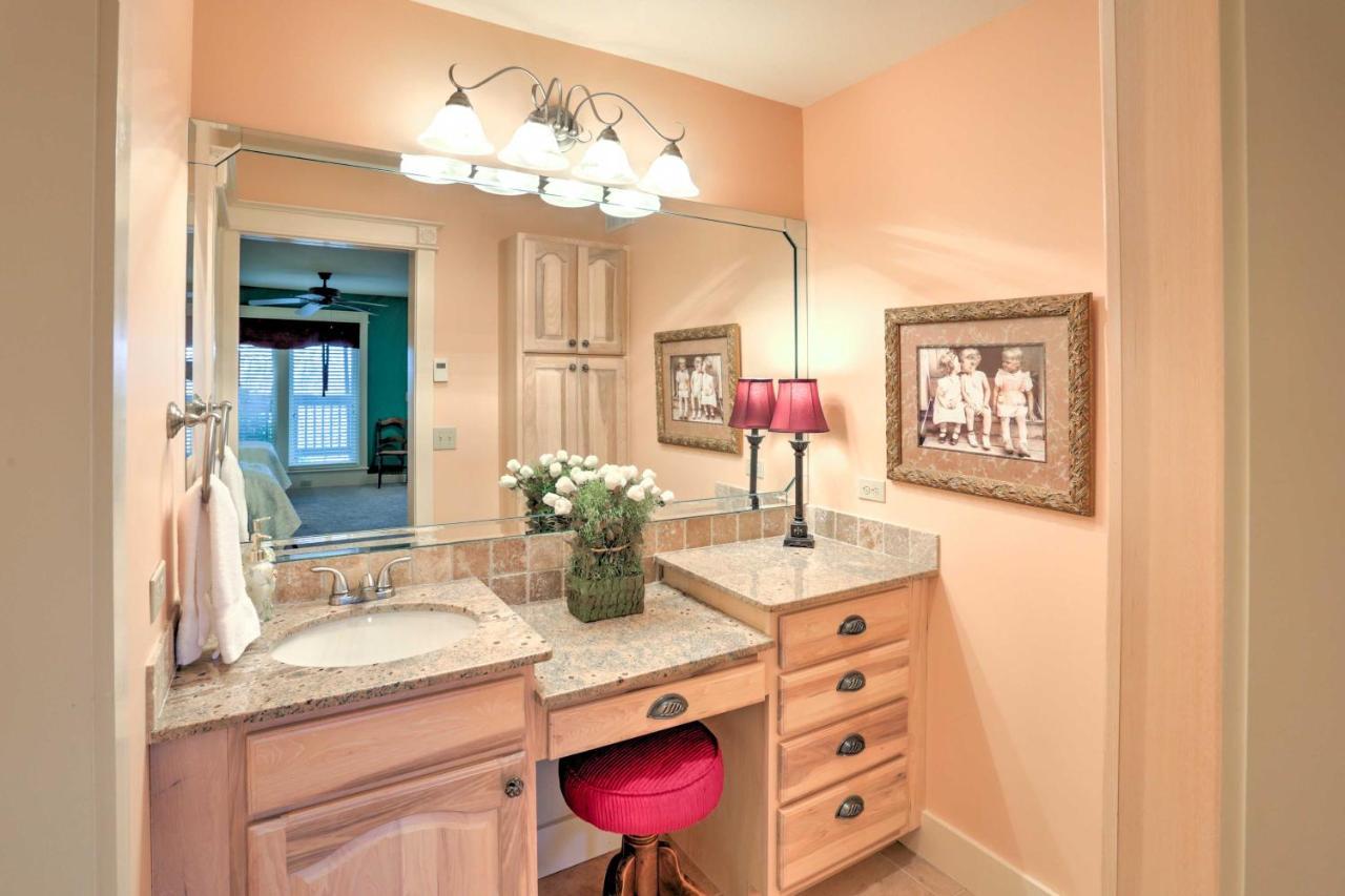 Beautiful Central Fayetteville Townhome With Views! Esterno foto
