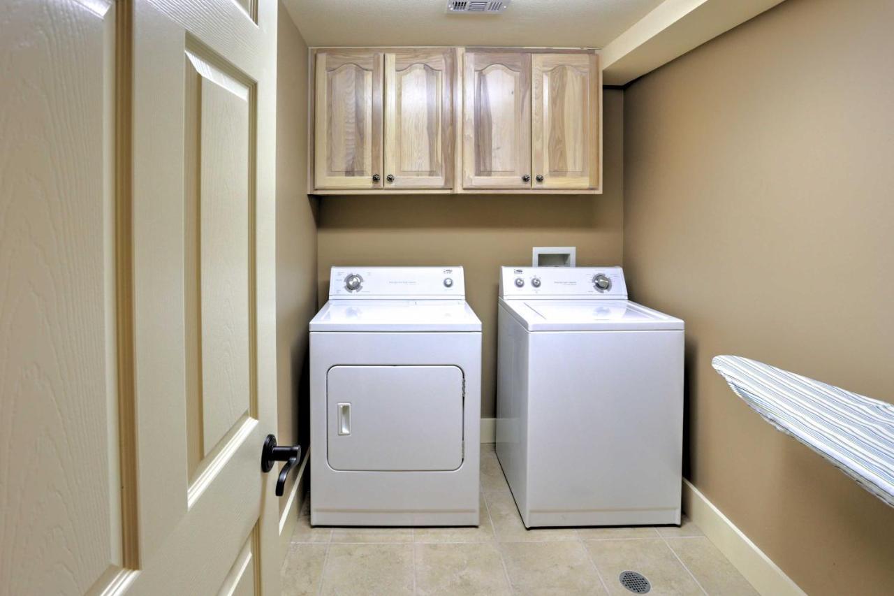 Beautiful Central Fayetteville Townhome With Views! Esterno foto