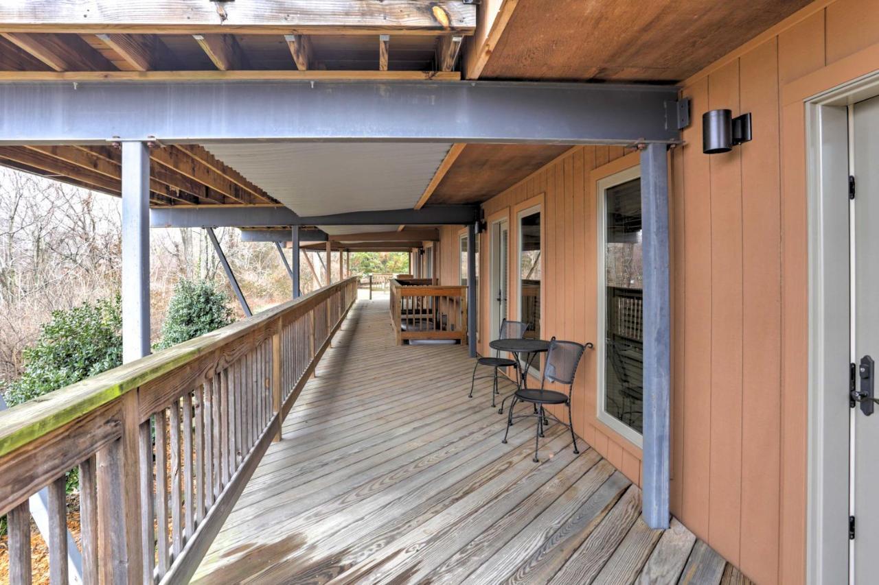 Beautiful Central Fayetteville Townhome With Views! Esterno foto