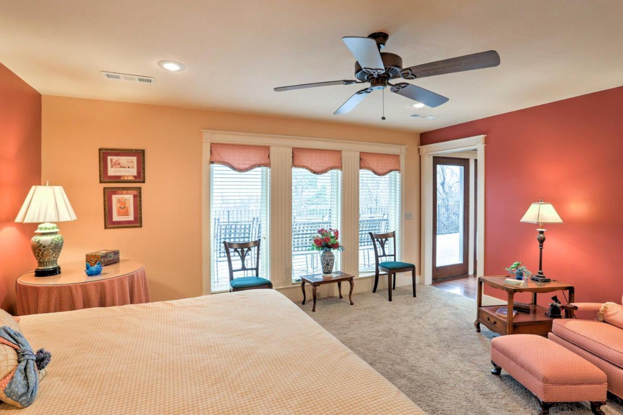 Beautiful Central Fayetteville Townhome With Views! Esterno foto