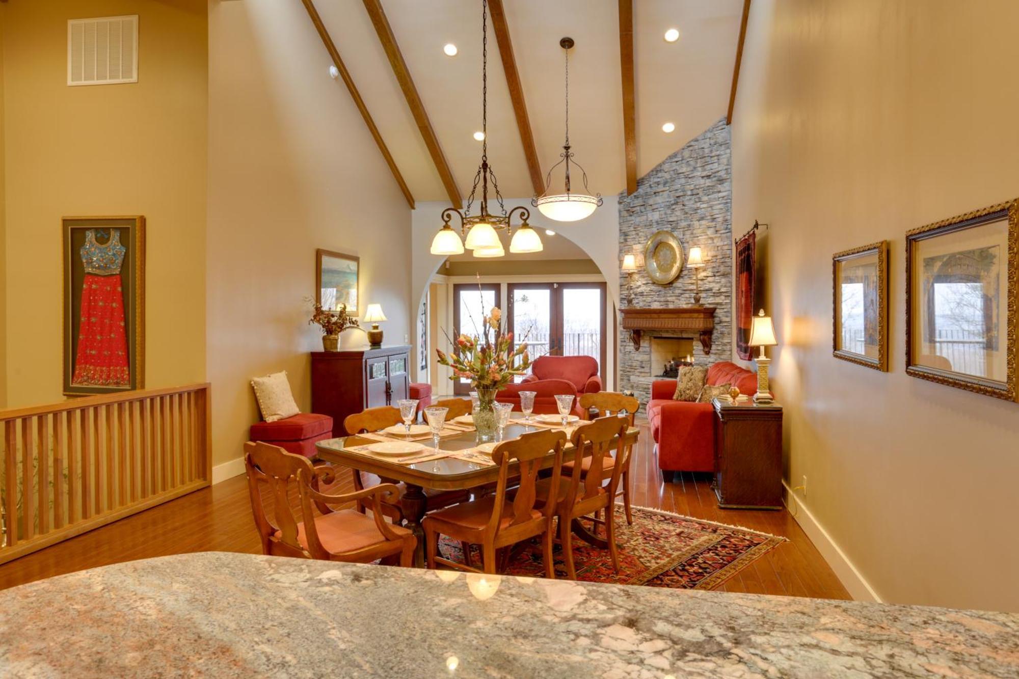 Beautiful Central Fayetteville Townhome With Views! Esterno foto