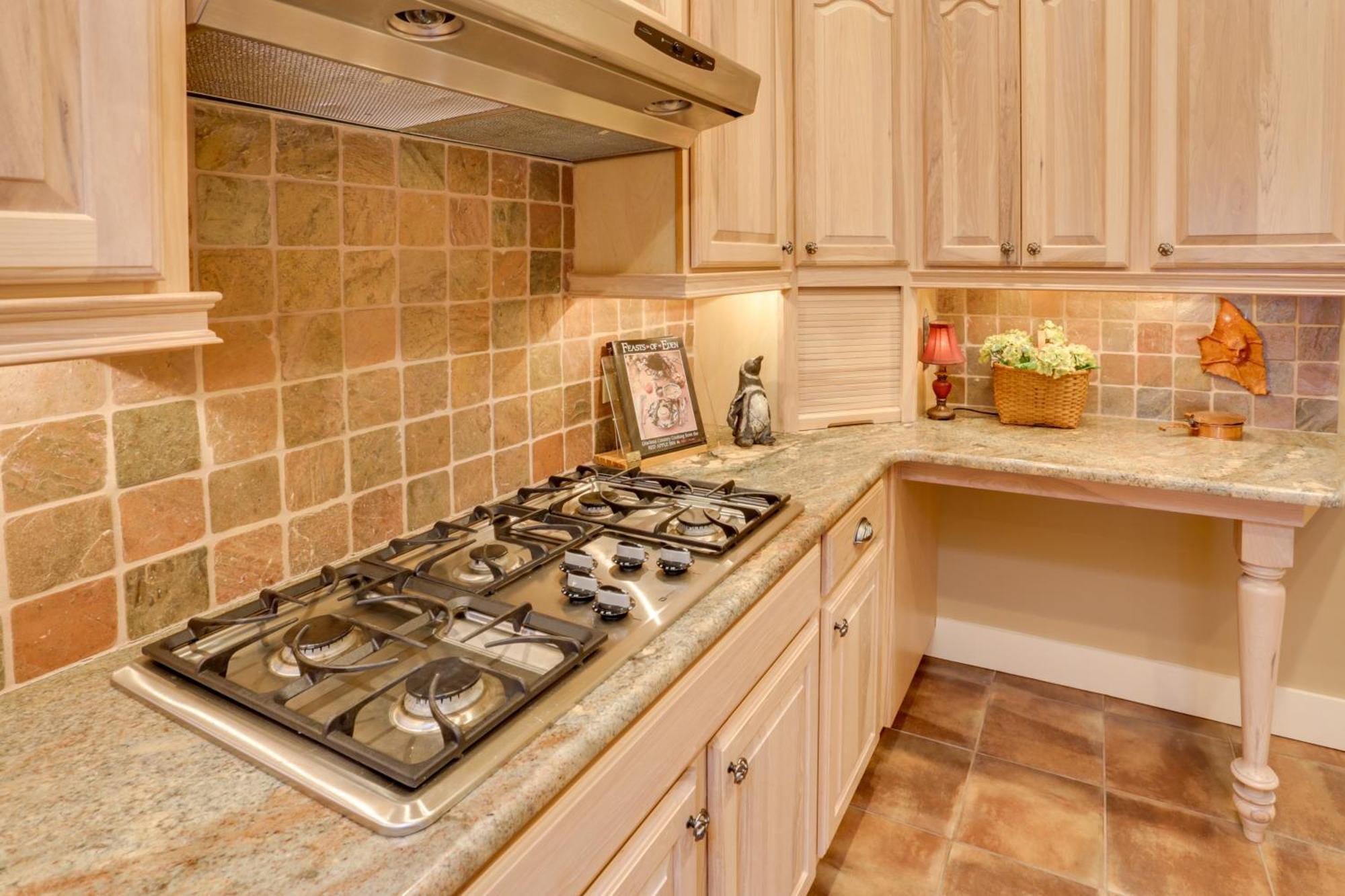 Beautiful Central Fayetteville Townhome With Views! Esterno foto